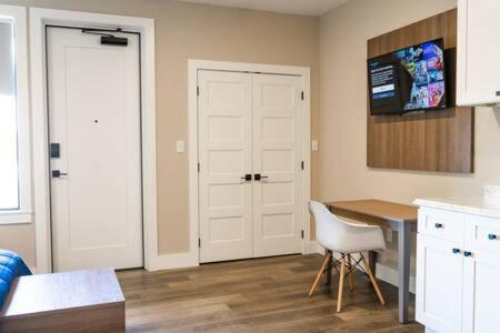 Modern And Convenient Norwood Knox Apartment Ноксвил Екстериор снимка